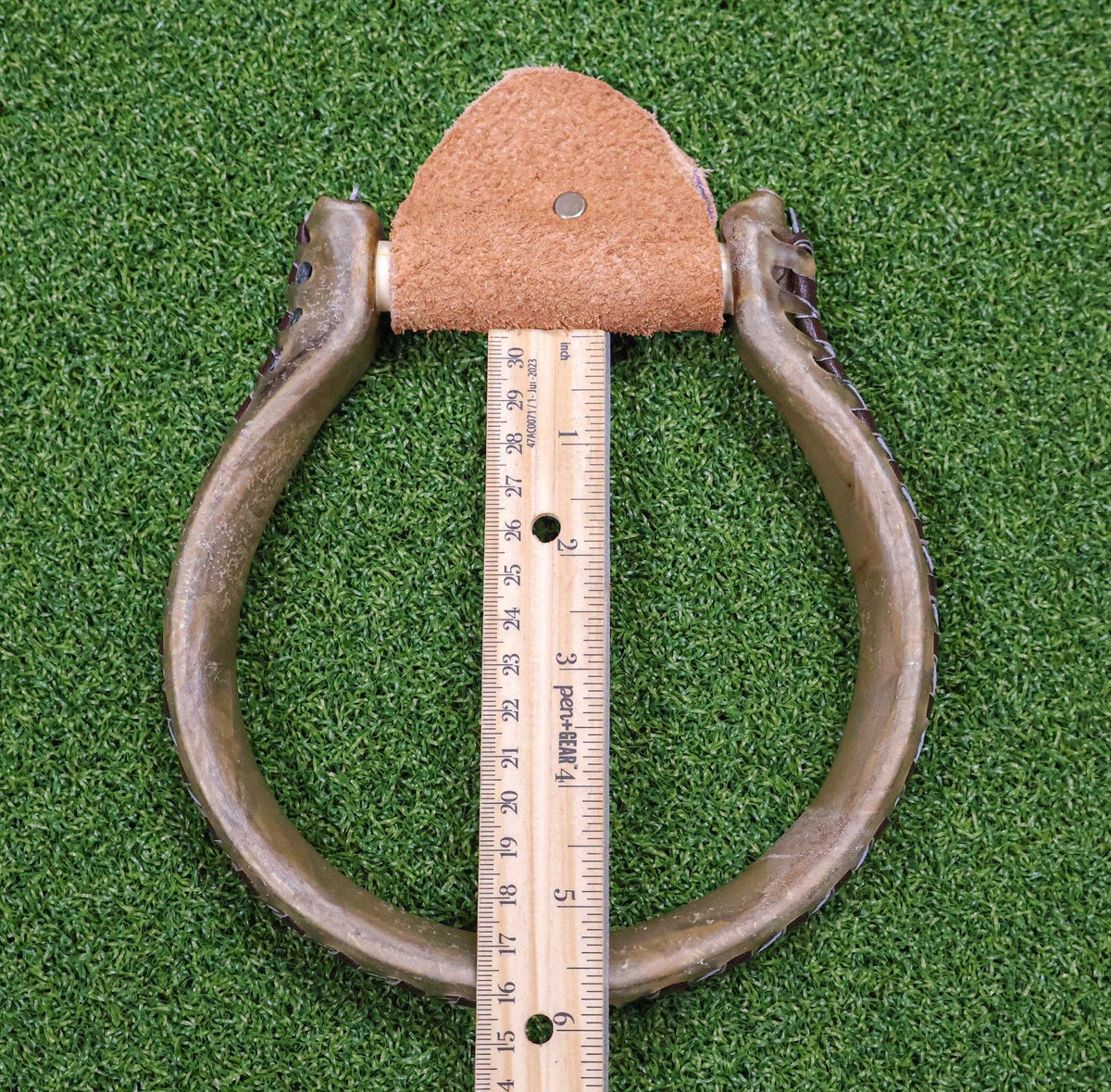 Oxbow Round Metal Western Stirrups Y4995